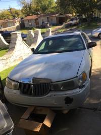 2000 Lincoln Town Car Sedan