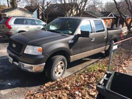 2005 Ford F150 Crew Cab (4 doors)