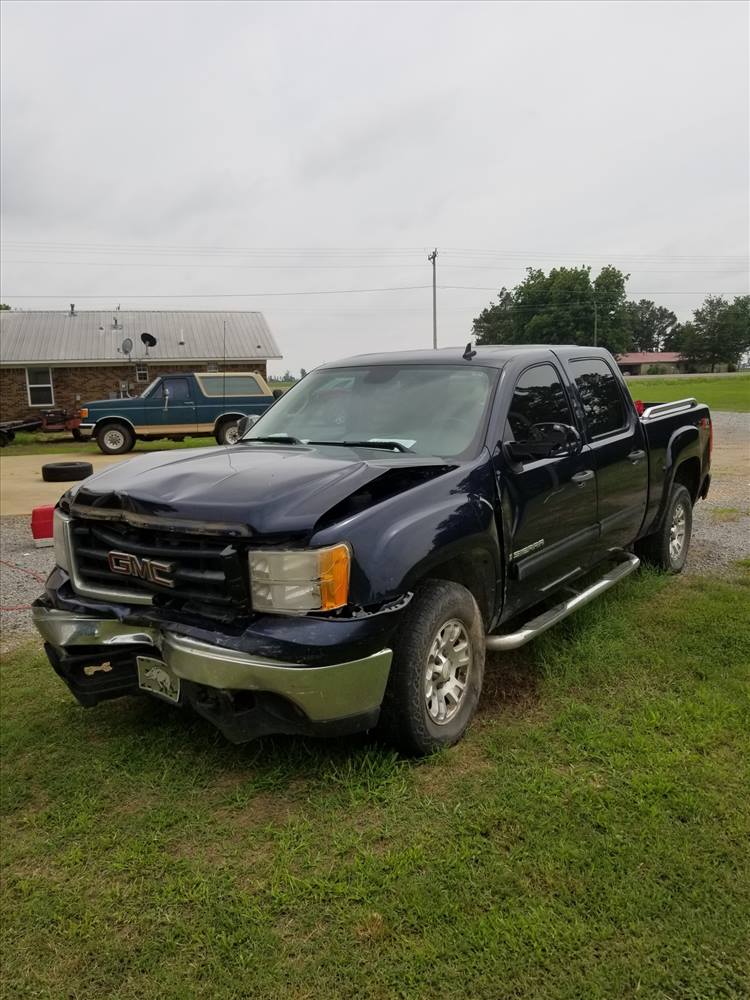 2007 GMC New Sierra Crew Cab (4 doors)