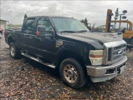 2010 Ford F350 Crew Cab (4 doors)