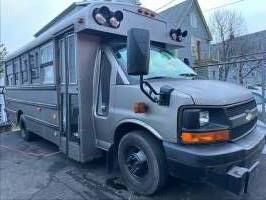 2010 Chevrolet Express G3500 (3 doors)