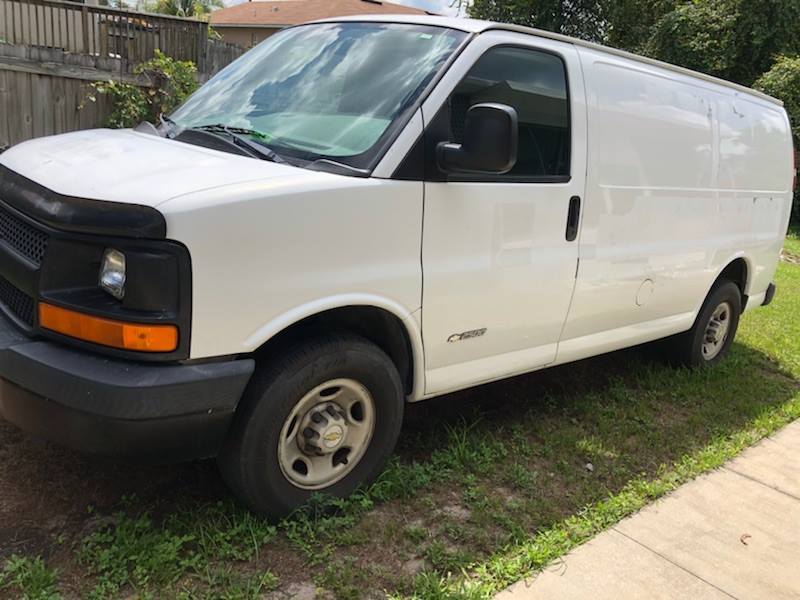 Image of 2004 Chevrolet Express G2500 Cargo Van 2004 Chevrolet Express G2500 Cargo Van