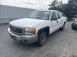 2006 GMC New Sierra Extended Cab (4 doors)