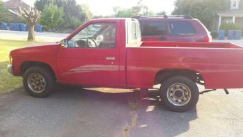 1995 Nissan Truck Regular Cab (2 doors)