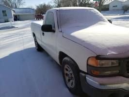 2005 GMC New Sierra Regular Cab (2 doors) Cedar Rapids IA 2005 GMC New Sierra Regular Cab (2 doors) Cedar Rapids IA