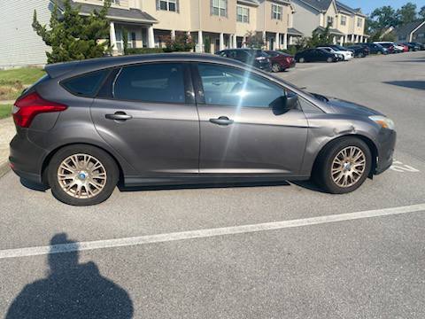 2012 Ford Focus Sedan (4 doors)